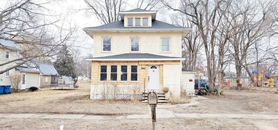/international/us/1002-locust-street-thomson-il-110105928809/