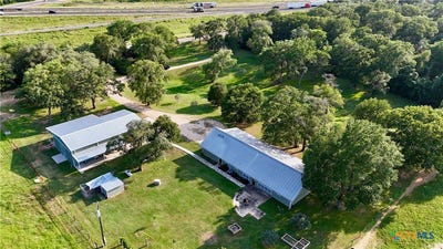 /international/us/3545-e-i-10-frontage-road-schulenburg-tx-110108237339/