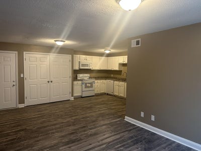 /international/us/240-geri-lane-richmond-ky-110108820942/