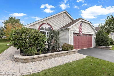 /international/us/21-schoolhouse-lane-lakewood-nj-110110307043/