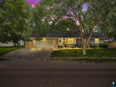 /international/us/2404-e-49-st-sioux-falls-sd-110101178988/?lang=en