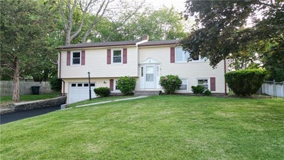 /international/us/26-seneca-road-portsmouth-ri-110108579448/