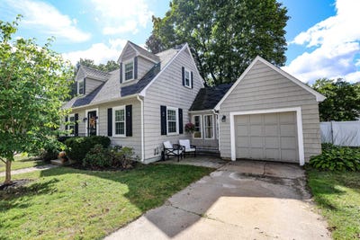 /international/us/1138-hall-street-manchester-nh-110120157987/