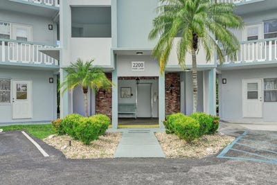 /international/us/2200-park-lane-hollywood-fl-110110322149/