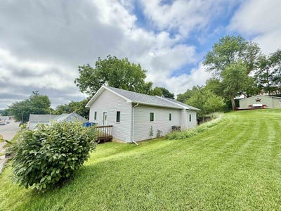 /international/us/314-w-main-st-hinton-ia-110100966102/