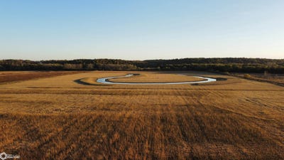 /international/us/295th-street-brighton-ia-110108218747/