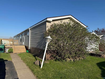 /international/us/22-elder-dr-duluth-mn-110108470754/