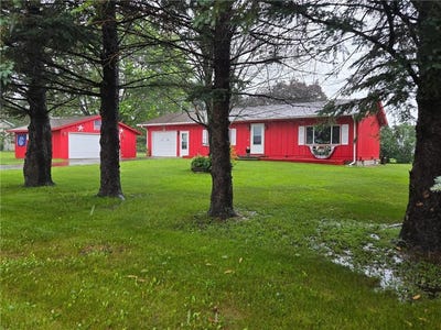 /international/us/1304-central-avenue-centuria-wi-110100565438/