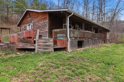 /international/us/155-tolsia-heights-road-wayne-wv-110107464515/