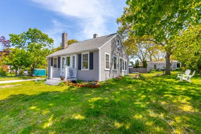 /international/us/26-wilson-avenue-buzzards-bay-ma-110108219073/