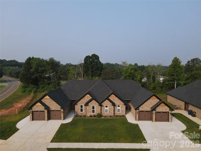 /international/us/3367-48th-avenue-ne-hickory-nc-110104535950/