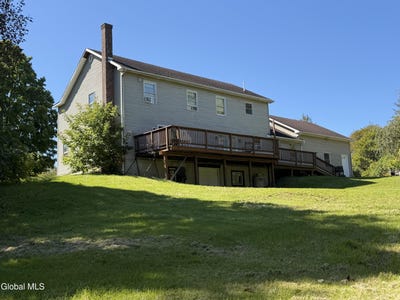 /international/us/1068-wicker-street-ticonderoga-ny-110119437753/