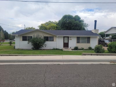 /international/us/290-n-400-w-orangeville-ut-110101025667/?lang=pt