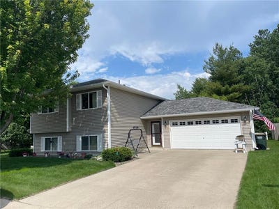 /international/us/630-meadowlark-lane-eden-valley-mn-110100396881/