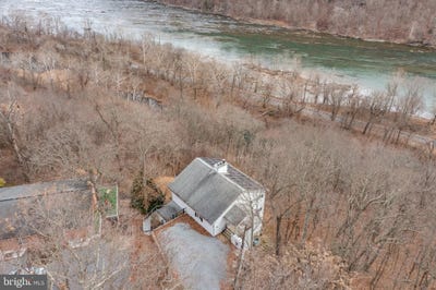 /international/us/86-old-strider-lane-harpers-ferry-wv-110107882178/