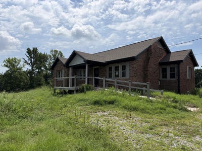 /international/us/17228-dawson-road-dawson-springs-ky-110109631368/
