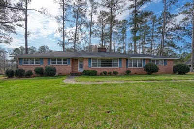 /international/us/3989-w-72-highway-clinton-sc-110106324218/