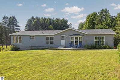 /international/us/2204-nw-plum-valley-road-alden-mi-110101340152/?lang=zh-cn