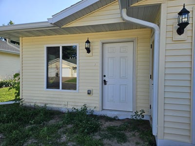 /international/us/1155-maple-street-reedsburg-wi-110101114877/