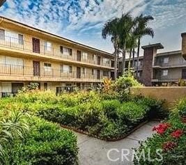 /international/us/8505-columbus-avenue-north-hills-ca-110119600315/