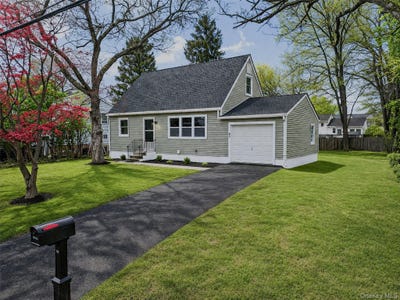 /international/us/16-brewster-drive-middletown-ny-110107736267/