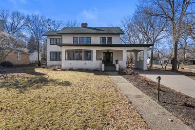 /international/us/1124-n-state-street-monticello-il-110106014600/