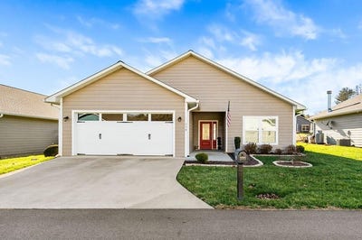 /international/us/116-riverwalk-circle-hayesville-nc-110108447139/