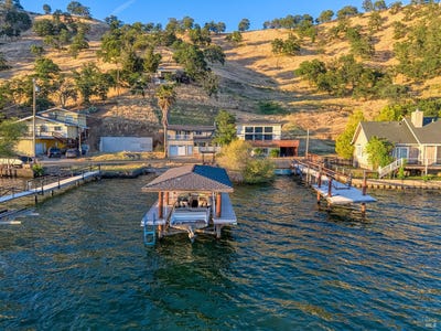 /international/us/12620-lakeshore-drive-clearlake-ca-110106275407/