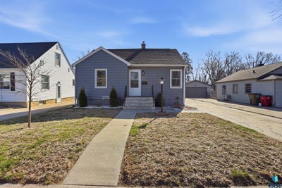 /international/us/1216-s-hawthorne-ave-sioux-falls-sd-110107284884/