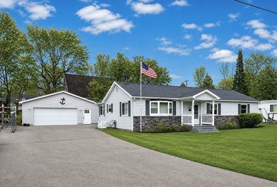 /international/us/109-flora-avenue-houghton-lake-mi-110107438921/