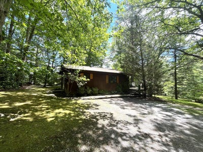 /international/us/2092-coleman-cliff-rd-frankford-wv-110108711385/