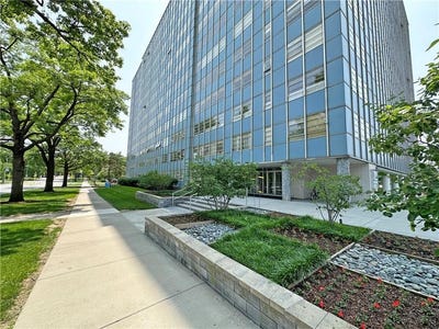 /international/us/333-w-meyer-boulevard-kansas-city-mo-110099955115/