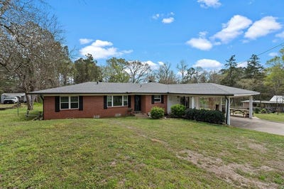 /international/us/211-gladstone-street-center-tx-110106252256/