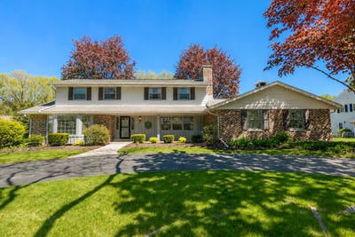 /international/us/18120-le-chateau-dr-brookfield-wi-110108382829/