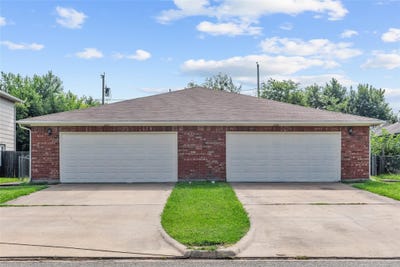 /international/us/905-907-n-brents-avenue-sherman-tx-110120669251/