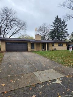 /international/us/8618-s-robinwood-shelby-twp-mi-110095913199/