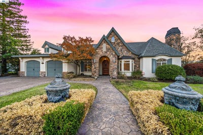 /international/us/2490-crescent-moon-ct-redding-ca-110120486435/