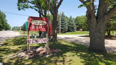 /international/us/2275-j-maddy-parkway-interlochen-mi-110100516450/