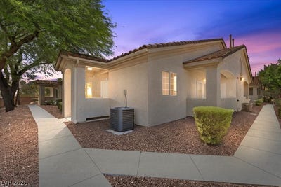 /international/us/1881-w-alexander-road-north-las-vegas-nv-110108478740/