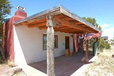 /international/us/13-los-amigos-espanola-nm-110099530319/