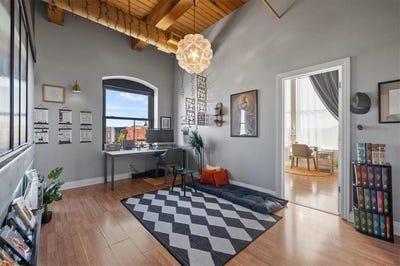 /international/us/609-central-street-kansas-city-mo-110120580255/