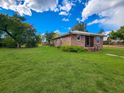 /international/us/301-s-3rd-street-englewood-ks-110106255356/
