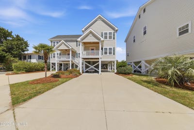 /international/us/310-harper-avenue-carolina-beach-nc-110107259201/