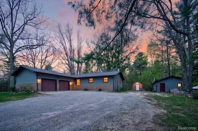 /international/us/4049-slattery-road-north-branch-twp-mi-110108259975/