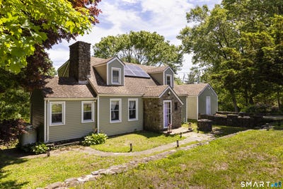 /international/us/139-davis-road-seymour-ct-110108332251/