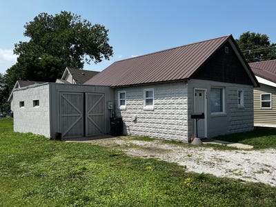 /international/us/104-s-scott-street-rensselaer-in-110108168362/