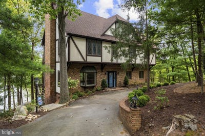 /international/us/451-lake-serene-drive-winchester-va-110120106744/
