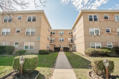 /international/us/4629-main-street-skokie-il-110108632821/