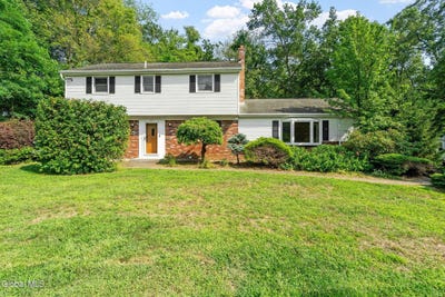 /international/us/167-wood-dale-drive-clifton-park-ny-110101476731/