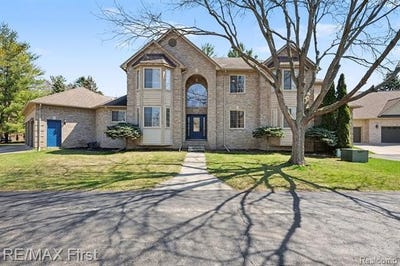 /international/us/20400-robinway-drive-clinton-twp-mi-110107081744/